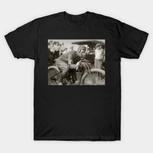 Motorcyle Racer, 1922. Vintage Photo T-Shirt